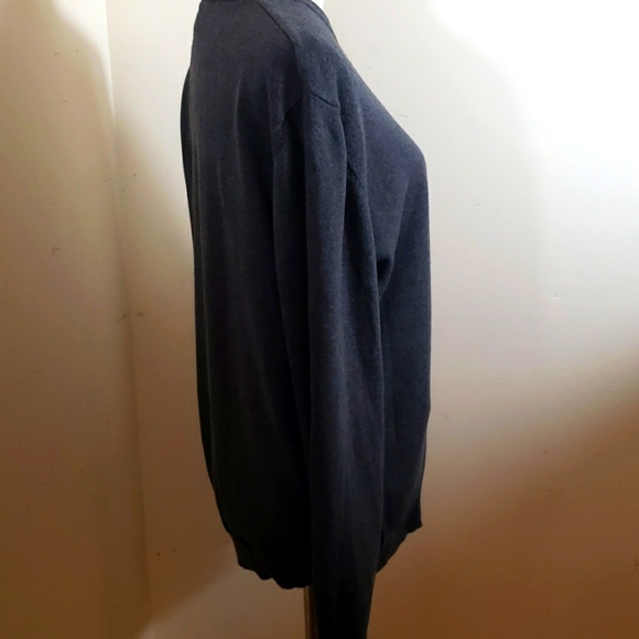 British Khaki Men's Dark Gray V Neck, Lightweight, Pull Over Sweater, Size Large - Picture 3 of 7